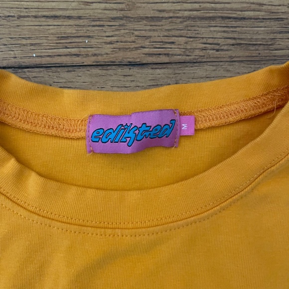 EUC - Edikted I Love Me Graphic Crop T Shirt Size Medium - Picture 3 of 9